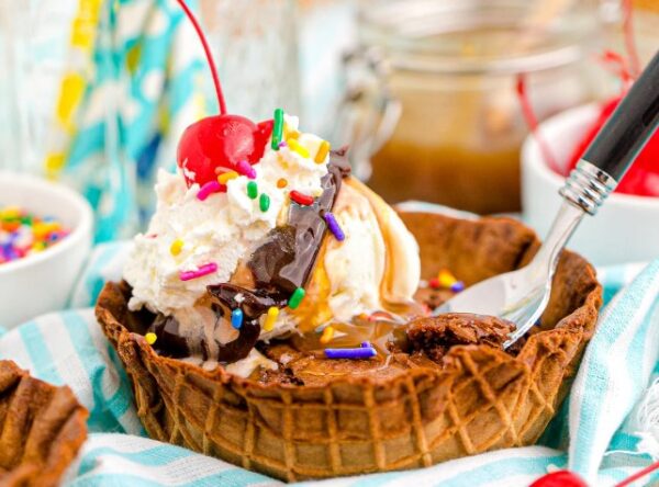Marcantonio Medium Edible Waffle Cup - Image 3