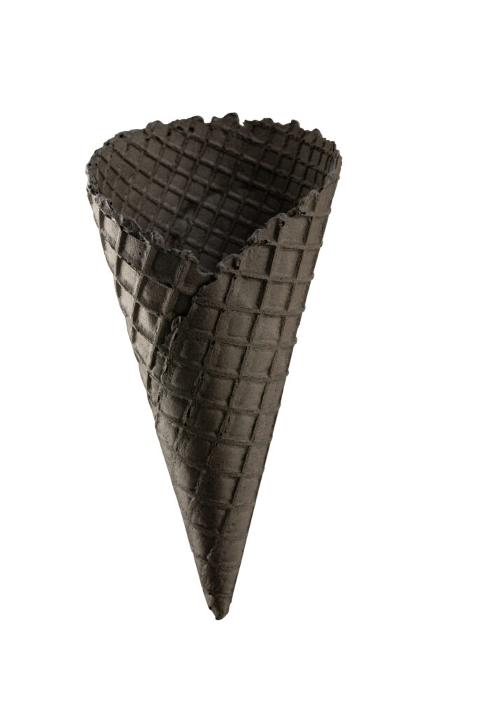93725 Wafer Medium Black Waffle Cones 276